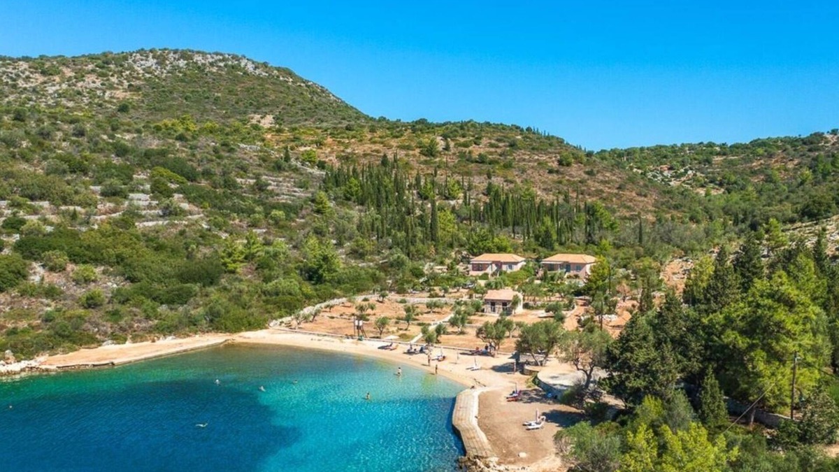 Ithaki Villa | Loutsa Waterside - One Bedroom Villa, Sleeps 2