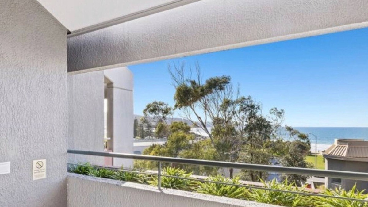 Lorne Apartment | Louttit views from The Cumberland