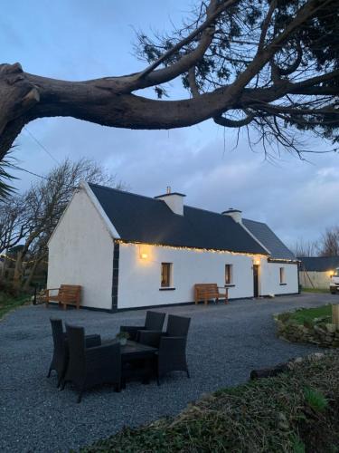 Abbeydorney House | Love Breeze Cottage