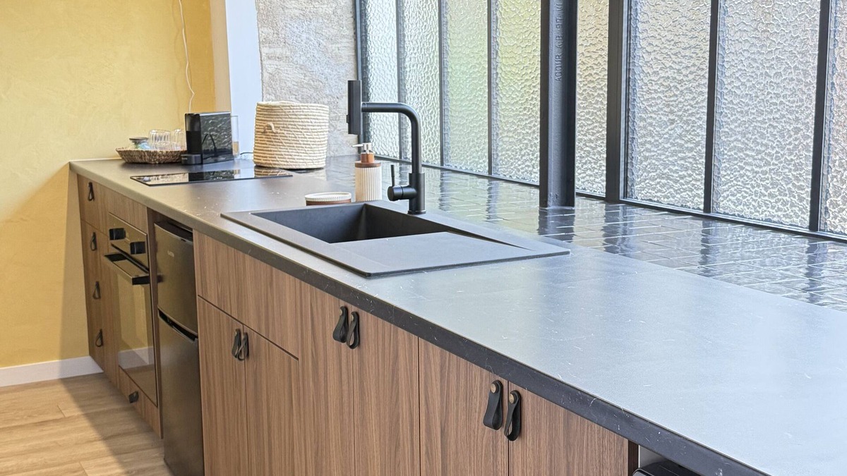 Doue-la-Fontaine Apartment | Love getaway with outdoor spa