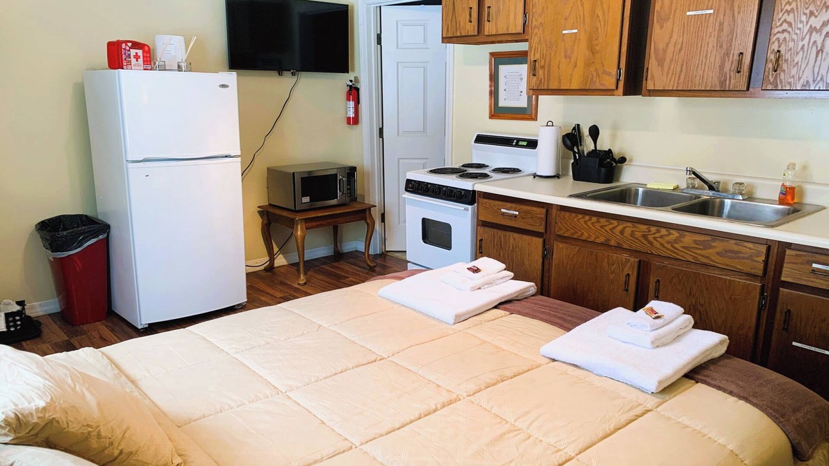 Fort Kent Hotel | Love Hotels St John River by OYO at Fort Kent ME