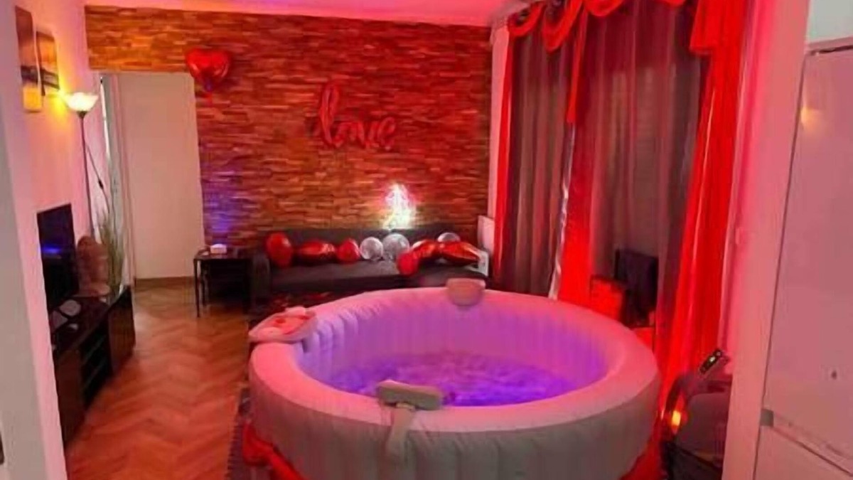 Aulnay-sous-Bois Apartment | Love House SPA 4 - Paris 93