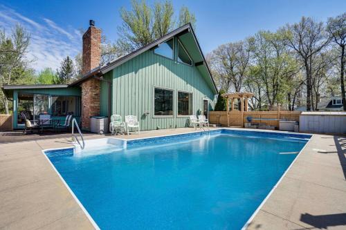 New Richmond House | Love Lake Retreat with Hot Tub in New Richmond!