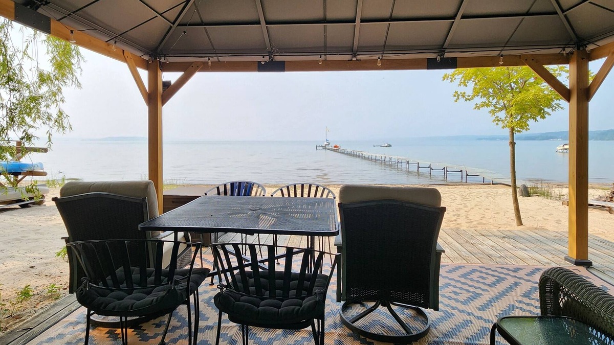 Suttons Bay House | Love North Shore Cherry Cove Beachfront On West Grand Traverse Bay In Leelanau!