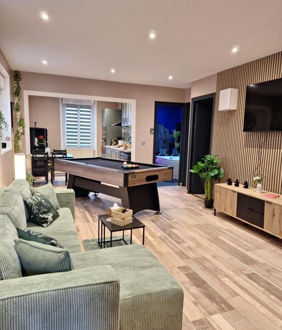 Conde-sur-Noireau Apartment | Love Room la Vida