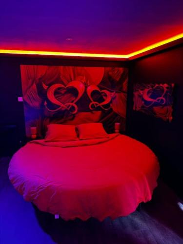 Talmont-Saint-Hilaire Apartment | Love Room Passion