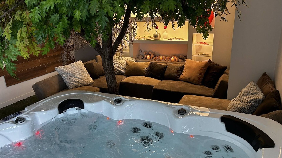 Cagny House | Love Room, Suite Evasion Avec sa Barre de Pole Dance