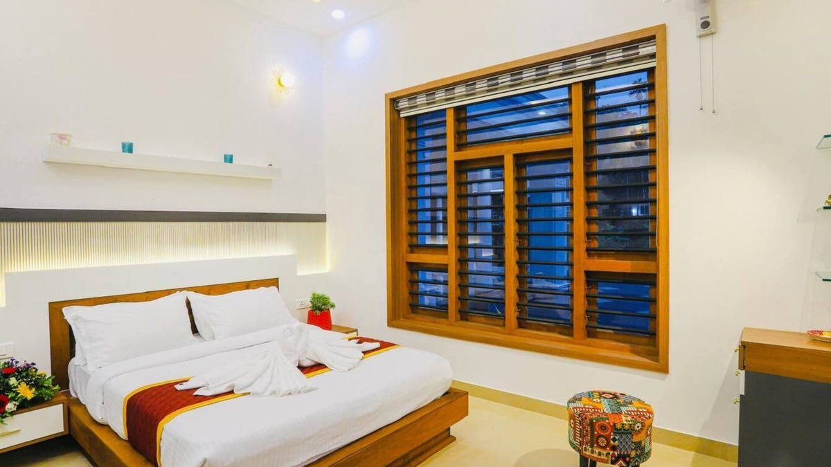 Raroth Villa | Love Shore Luxury Private Pool Villa near Thusharagiri Waterfalls