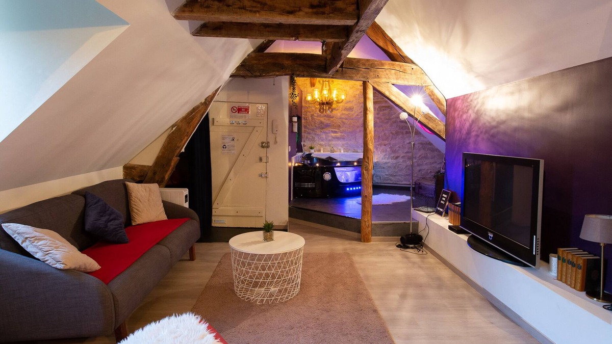 Old Town Apartment | Loveappart21, an apartment for lovers to spice up the life of a couple