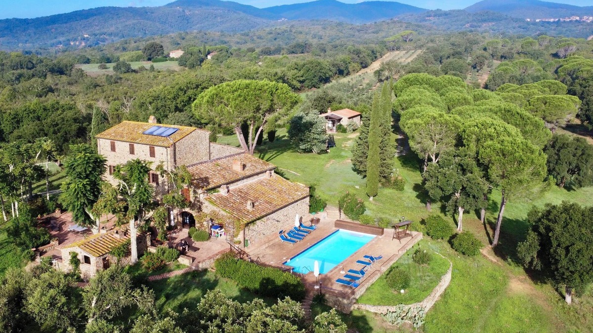 Castiglione della Pescaia House | Lovely outbuilding in Follona for 2-4 people