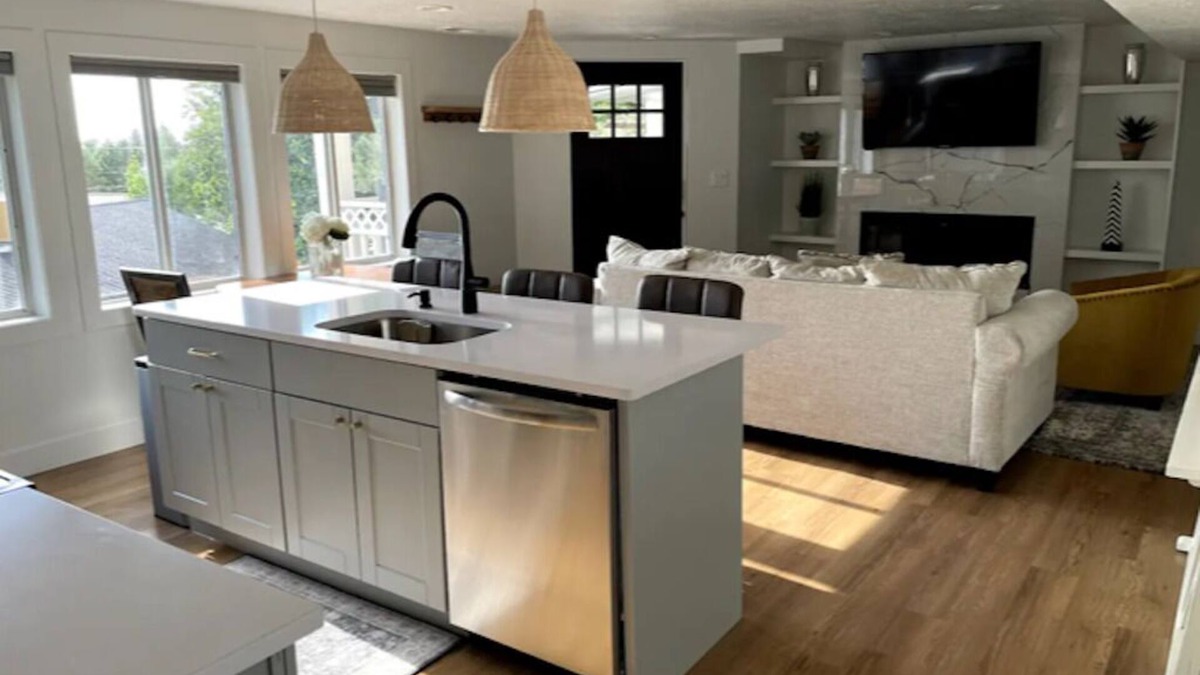 Cottonwood Heights Apartment | Lovely 1-Bdrm Apt w/Hot Tub - 5 mins from Canyons