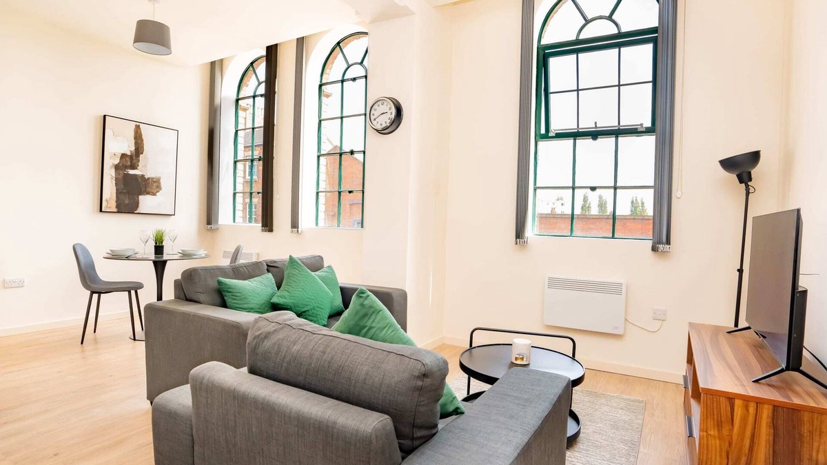 Newark Apartment | Lovely 1 Bed Apartment in Central Newark