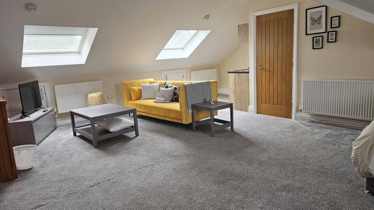 Newport Apartment | Lovely 1-Bed Loft in Newport
