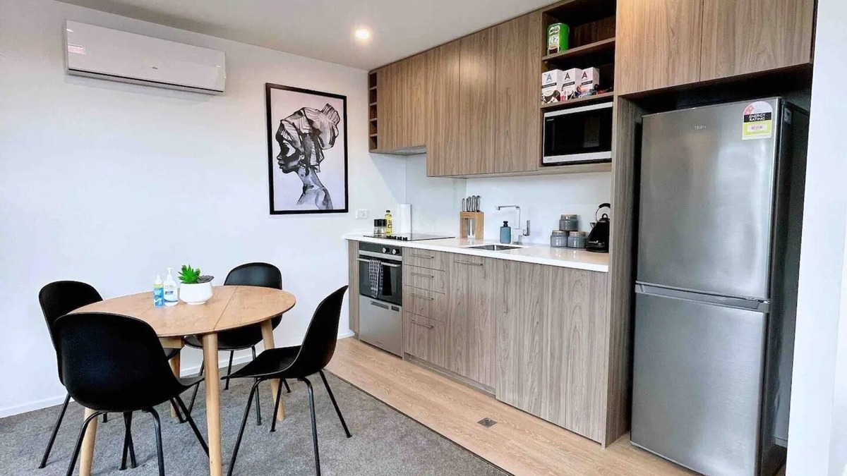 Addington Apartment | Lovely 1 bedroom apartment opposite Hagley park