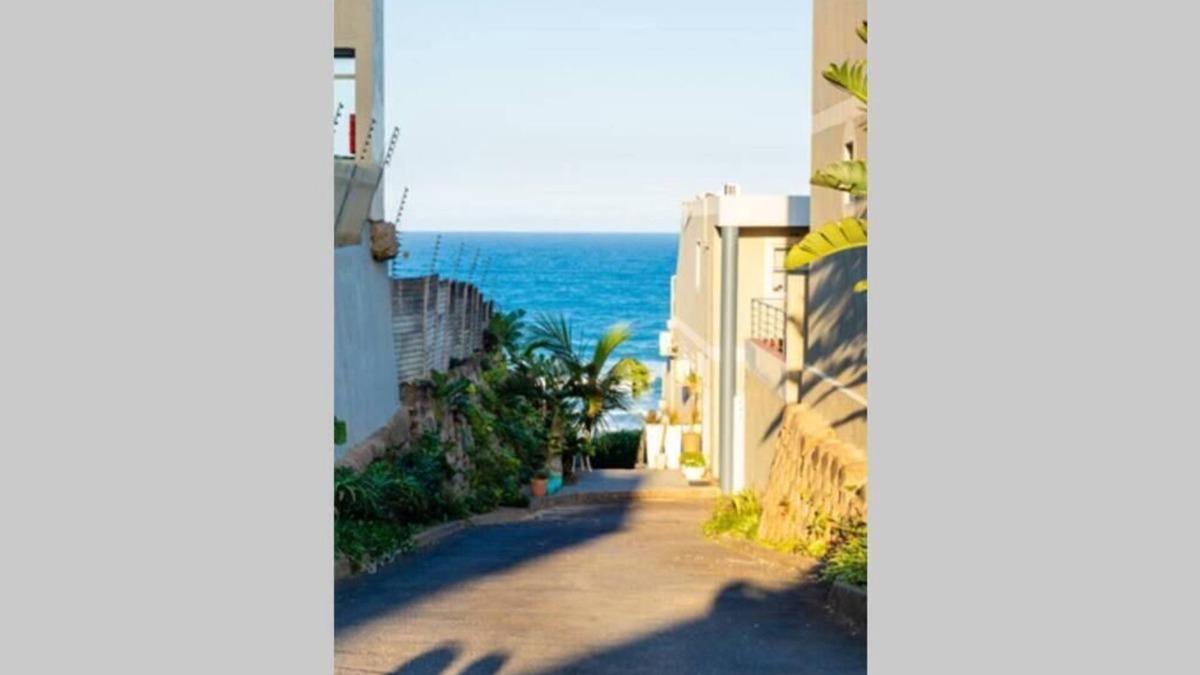 Kingsborough Apartment | Lovely 1-Bedroom apartment with pool and sea view
