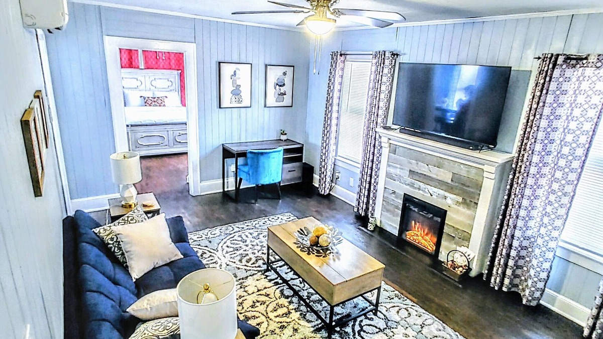 Highland Historic District Apartment | Lovely 1 bedroom apartment in a central location