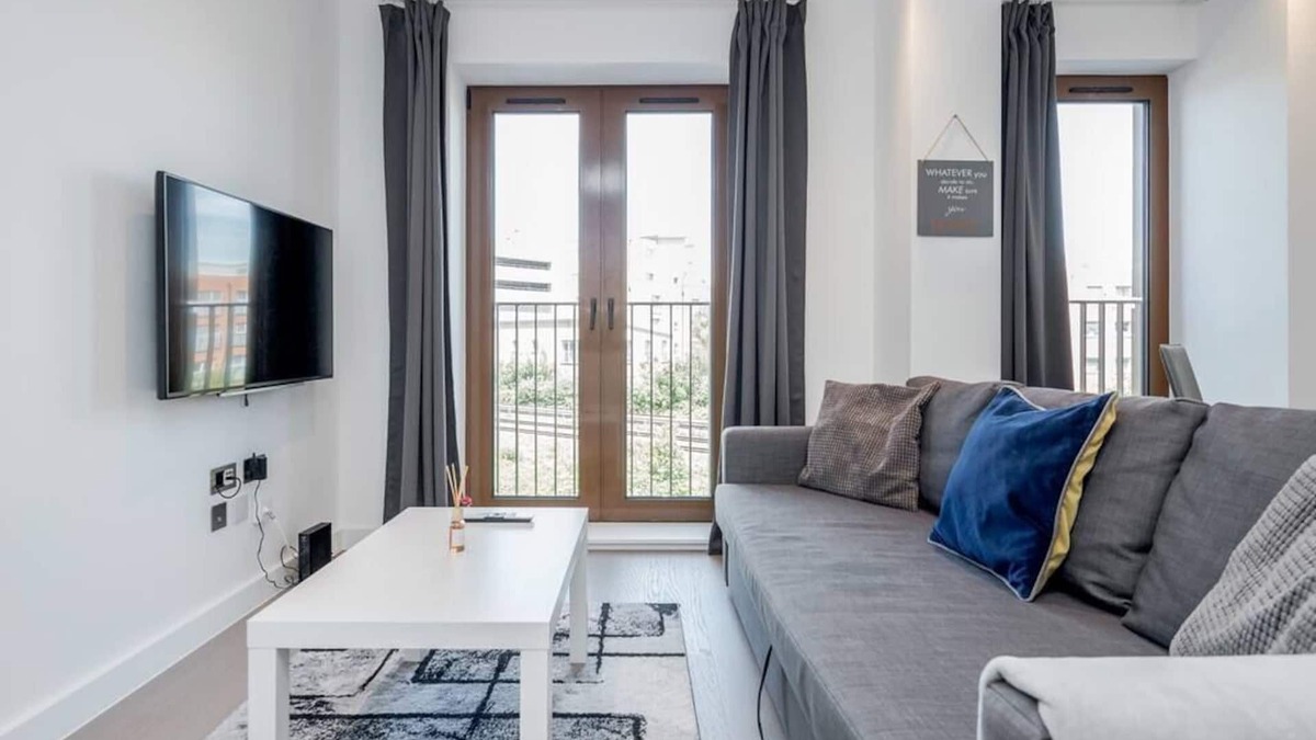 St Albans Apartment | Lovely 1 Bedroom City Apartment , 5 mins Walk to