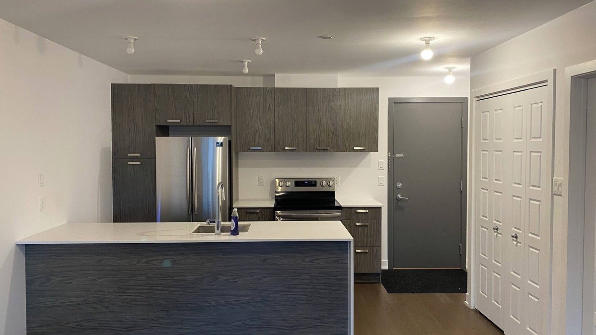 Laval-des-Rapides Condo | Lovely 1 bedroom condo in downtown laval