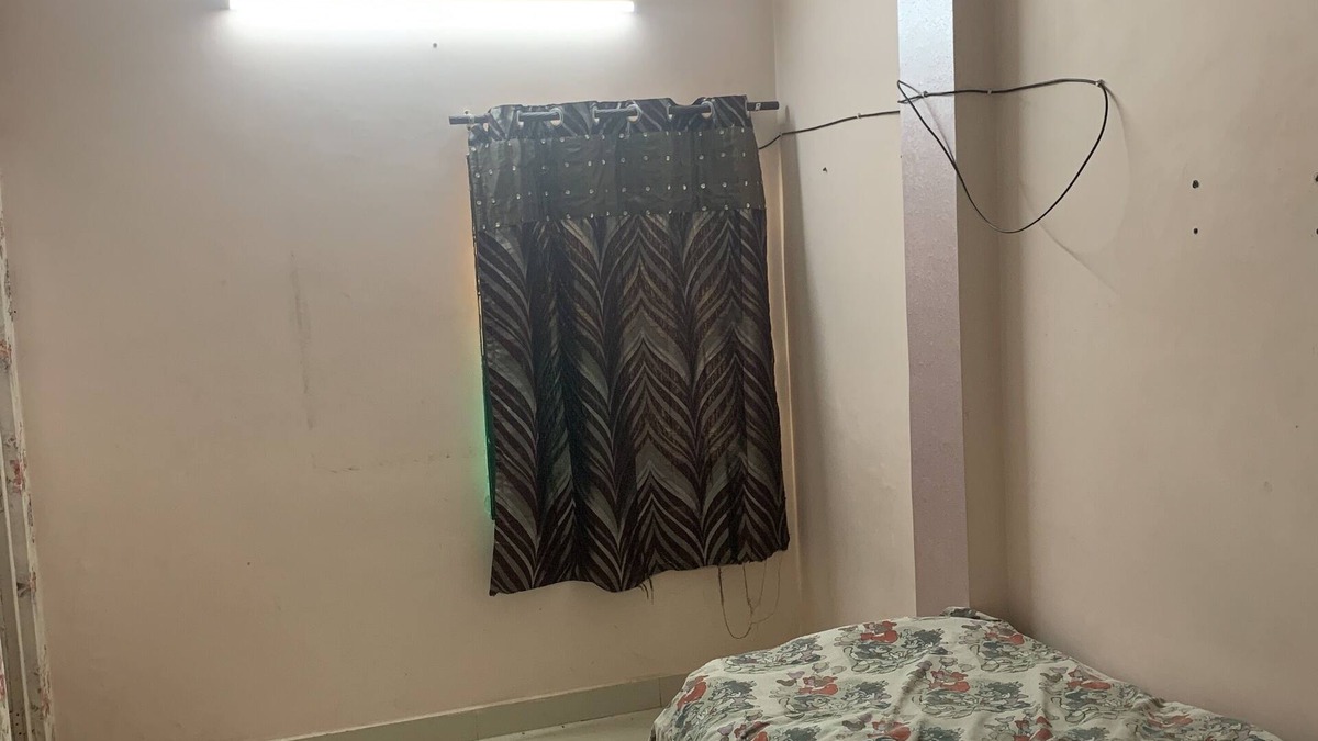 Janakpuri Apartment | LOVELY 1 BEDROOM
