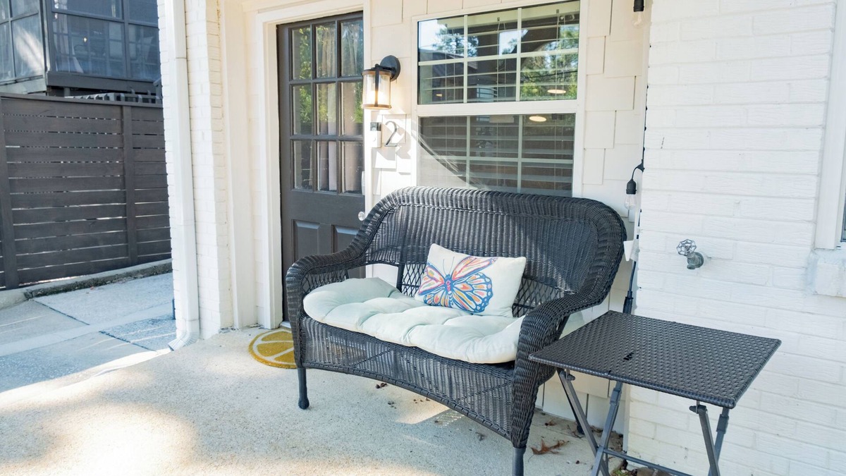 Homewood Condo | Lovely 1 bedroom! Near Samford, UAB & Downtown!