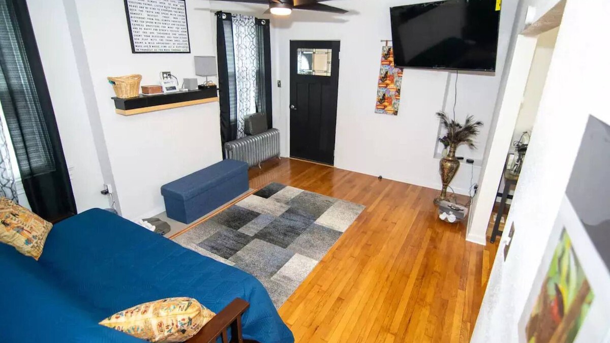 Wilmerding Apartment | Lovely 1 bedroom rental unit that sleeps 4 adults