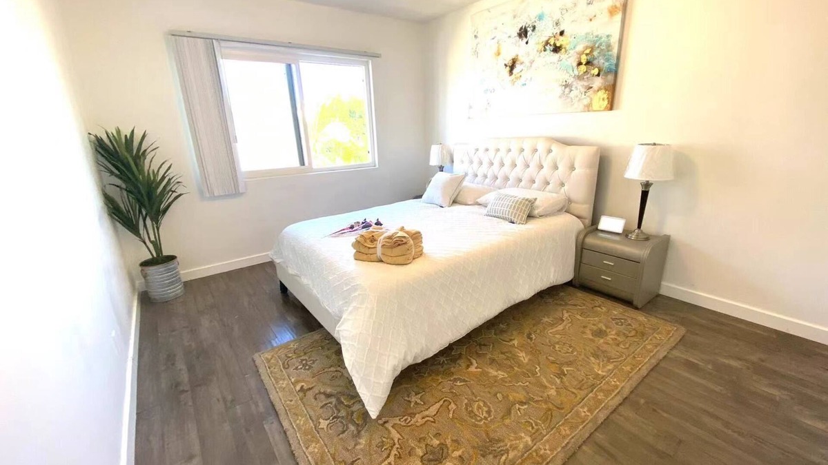 East Whittier Apartment | Lovely 1 bedroom + sofa bed private unit - parking