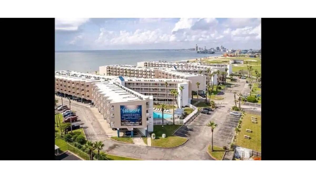North Beach Condo | Lovely 1-bedroom condo with pool and beach access.