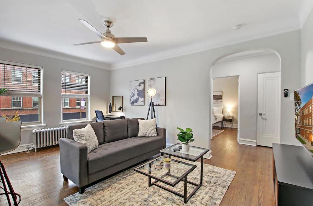 Evanston Apartment | Lovely 1BR Apt in Evanston - Elmwood 105
