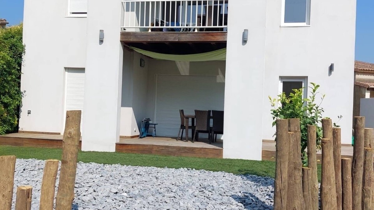 Venzolasca Apartment | Lovely 1st floor apartment in recent house - 5' walk to the beach