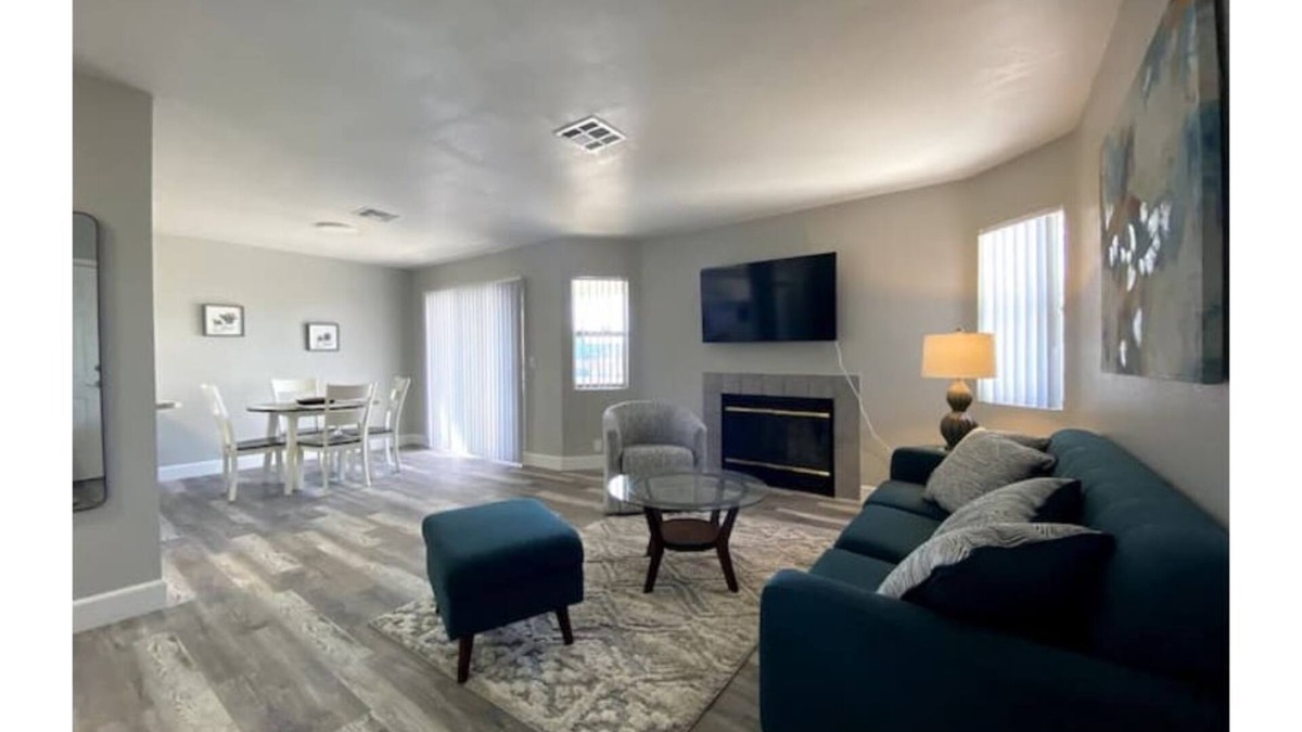 Las Vegas House | Lovely 2+2 Apartment D ,1061 sqft