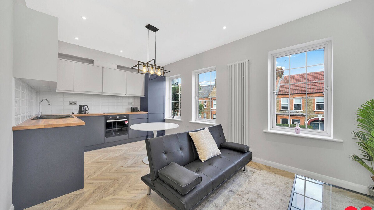 Lea Bridge Apartment | Lovely 2-Bed Apartment in London