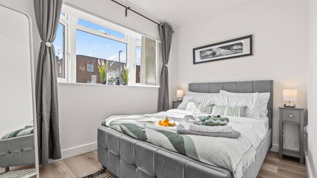 Coventry Apartment | Lovely 2-Bed House | Central Coventry Location