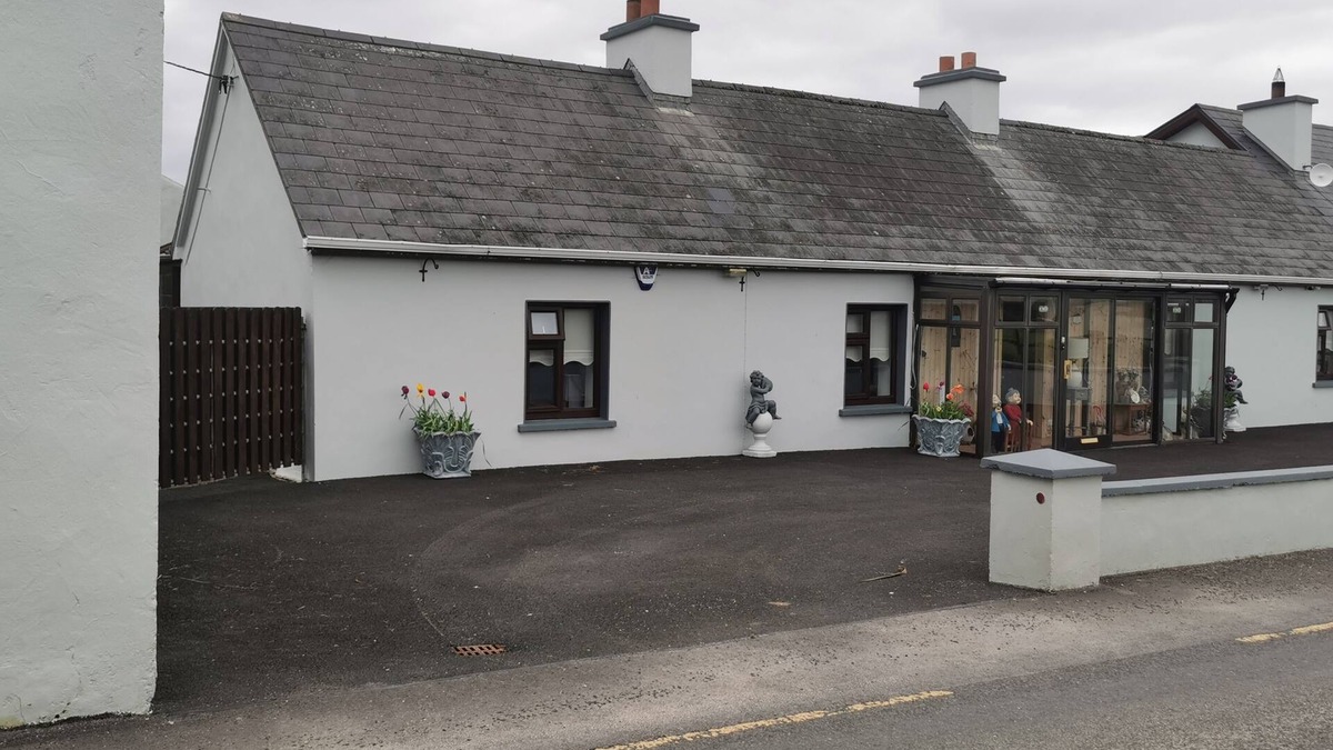 Ballyheigue House | Lovely 2-Bed House in Ballyheigue