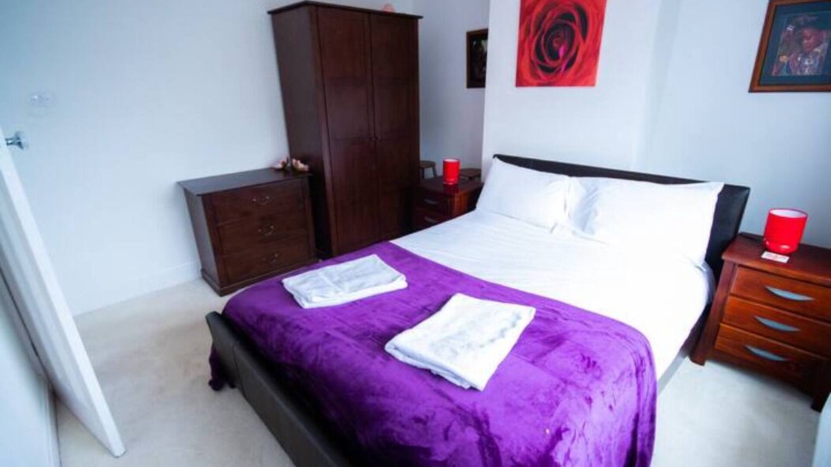 Staple Hill House | Lovely 2 bed house with garden and parking