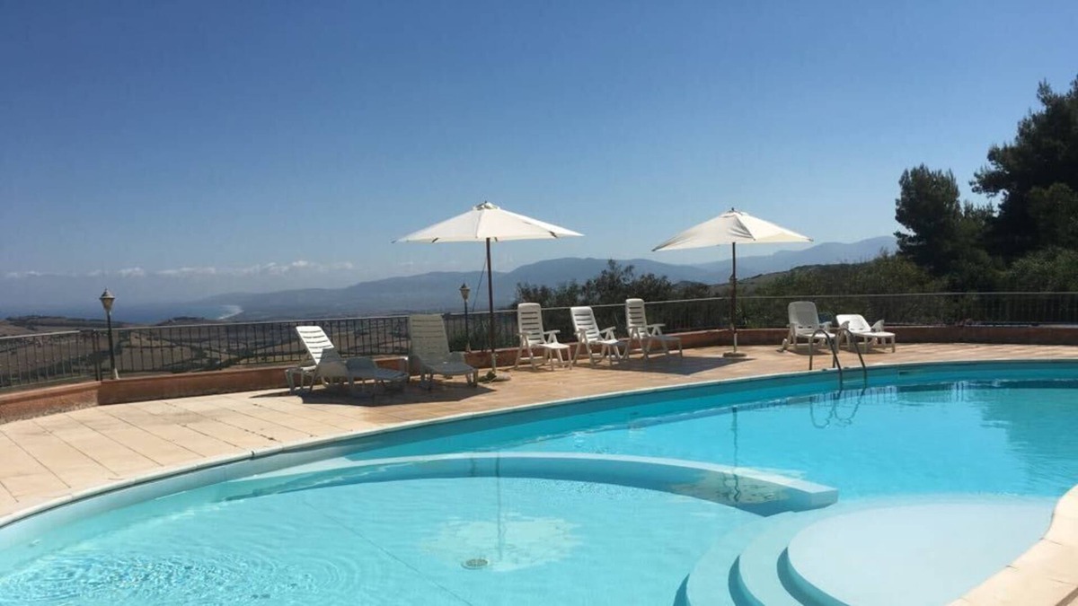 Castelsardo Apartment | Lovely 2 Bed Roomed Apartment with Communal Pool (Early Booking Offers Available
