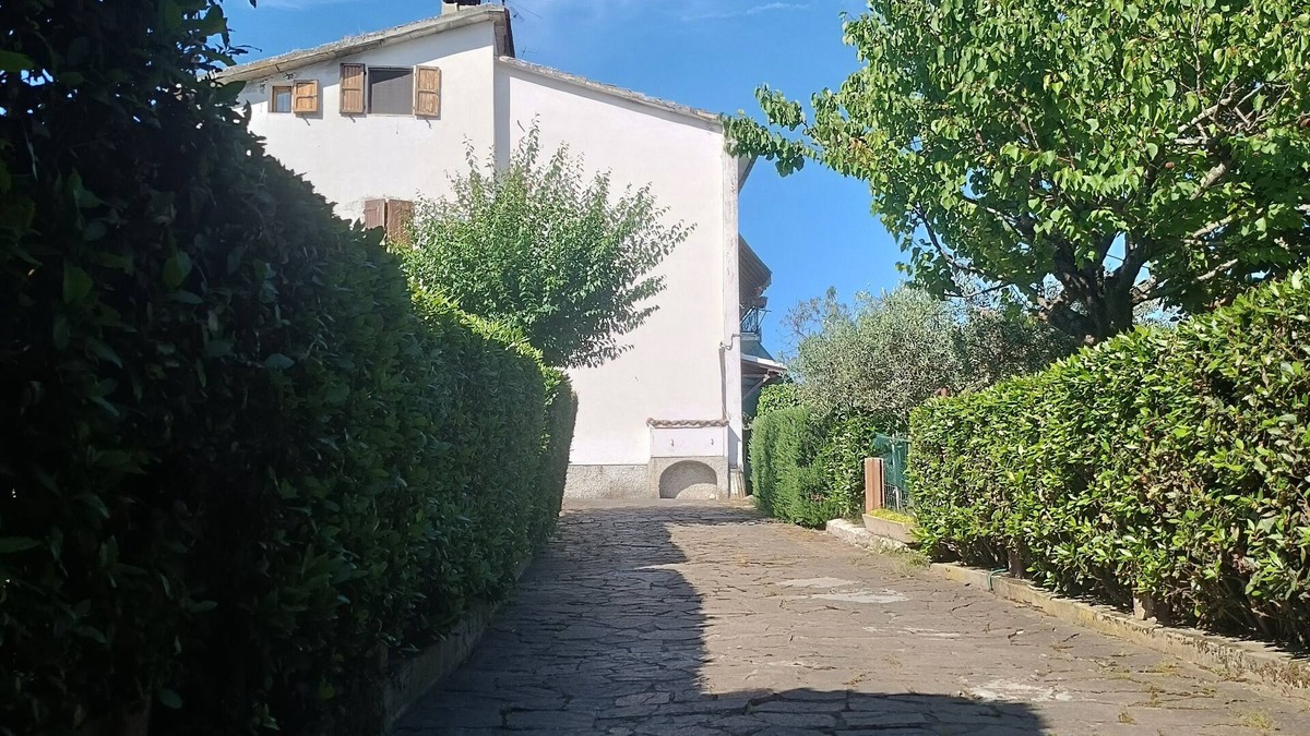 Poggiarello Apartment | Lovely 2-bedroom apartment in Tuscany Chianti with AC, WiFi garden private