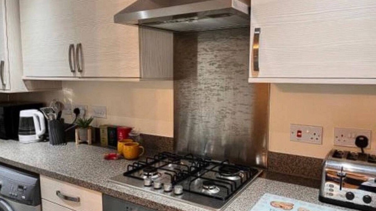 Warrington Apartment | Lovely 2-bedroom apartment with WiFi in Warrington