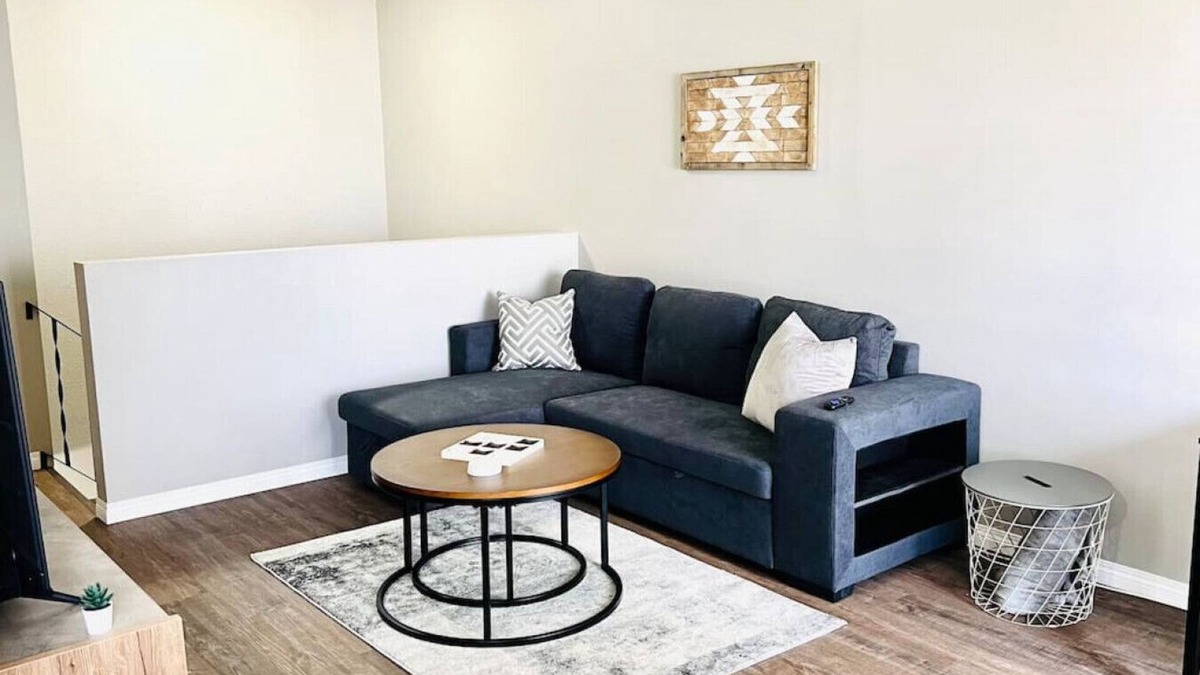 Camrose Apartment | Lovely 2 Bedroom apartment