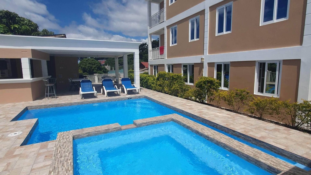 Roseau Apartment | Lovely 2-Bedroom Apartment with shared outdoor pool