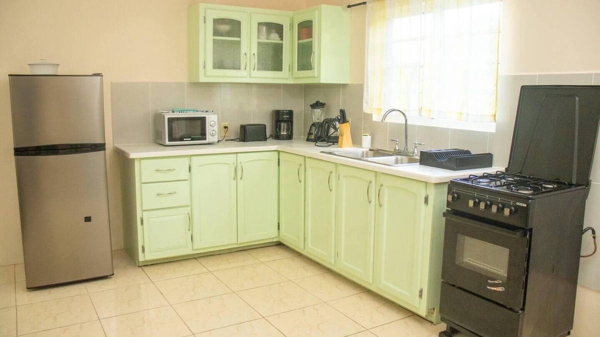 Saint John Parish Apartment | lovely 2 bedroom Apt 4 warm, cosy, comfortable