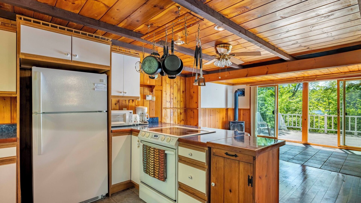 Williamsburg House | Lovely 2-bedroom bungalow in Williamsburg. Disconnect from it all!