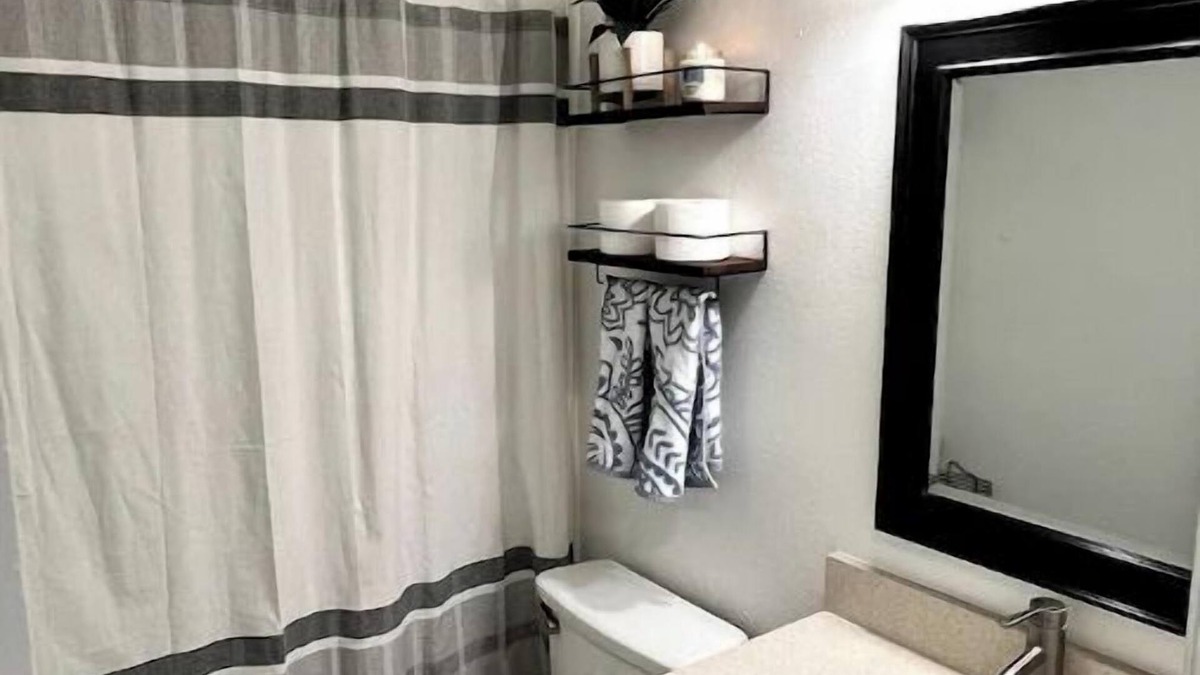 Franklin Park Condo | Lovely 2-bedroom Condo! Easy Access to Downtown!