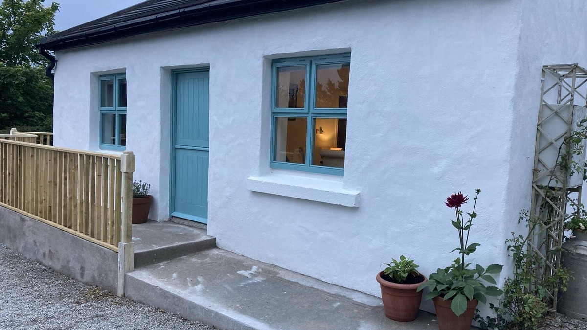 Dungarvan Cottage | Lovely 2 bedroom cottage at base of Comeragh Mountains