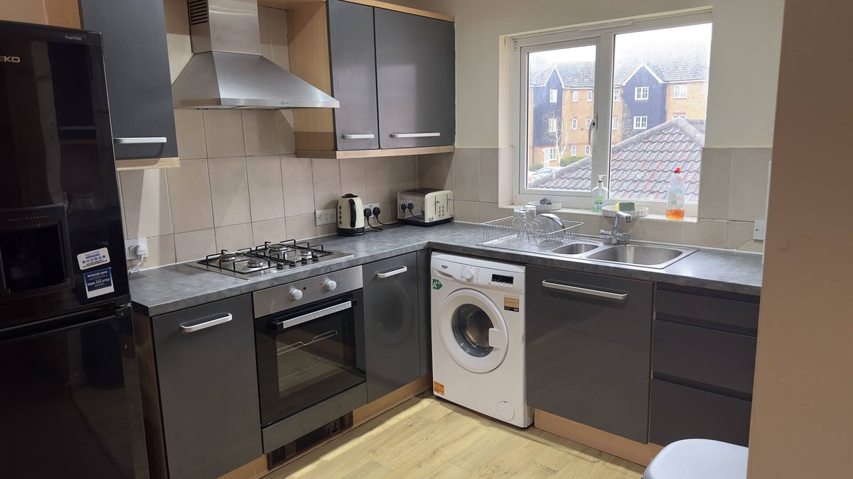 Thamesmead Apartment | Lovely 2 Bedroom Family Holiday Home in London