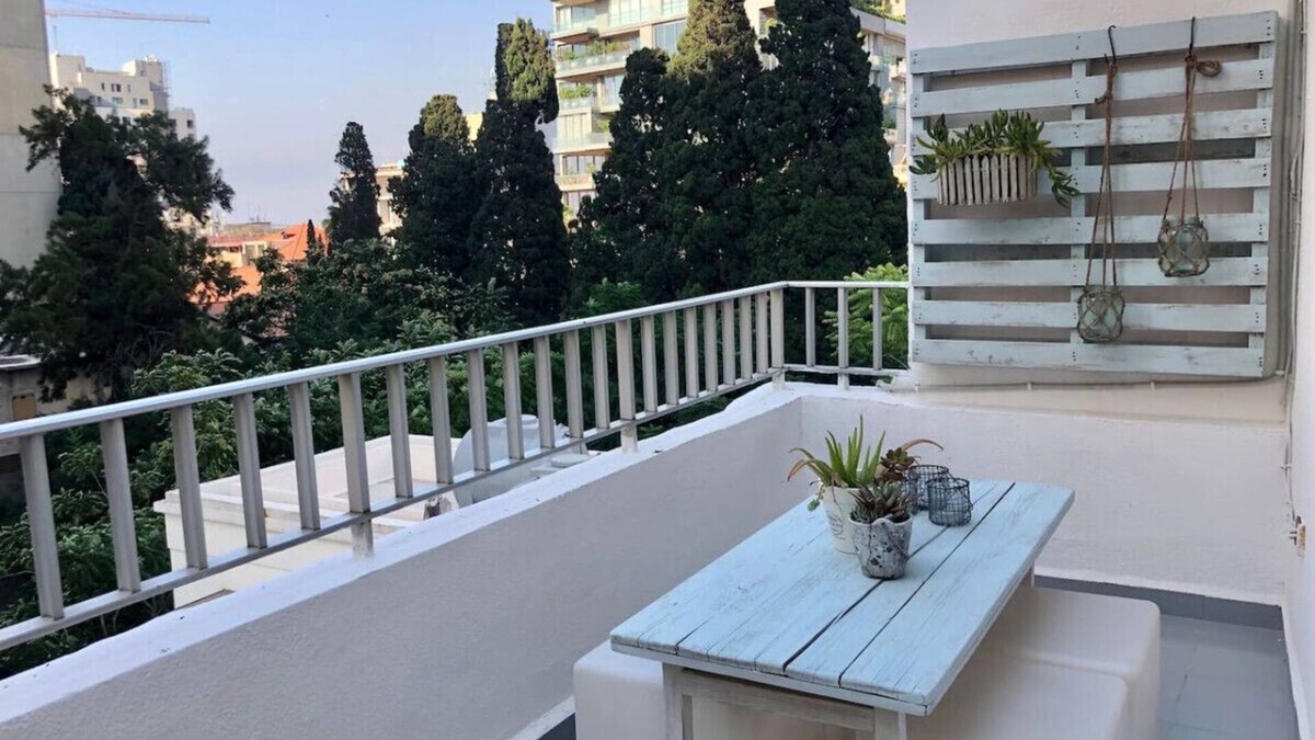 Gemmayzeh Apartment | Lovely 2 Bedroom in Gemmayze