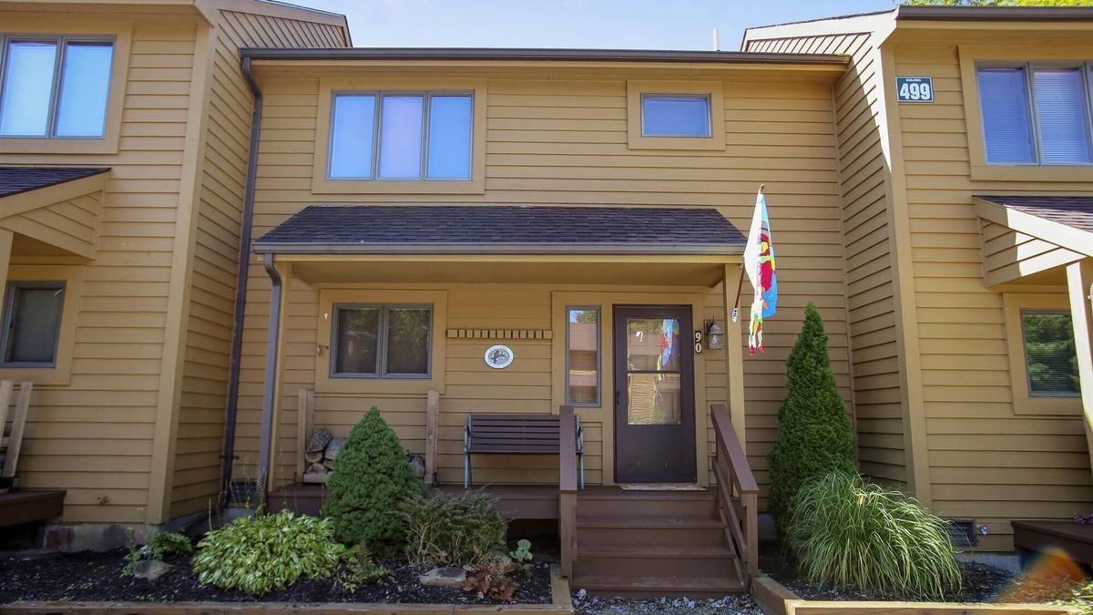 Davis Condo | Lovely 2 bedroom condo is sure to be the perfect reminder. You Gotta Getaway!