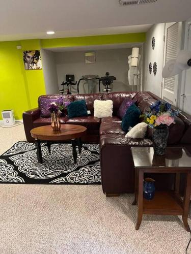 Wheaton-Glenmont Apartment | LOVELY 2 BEDROOMS APPARTEMENT, LAUNDRY/PARKING/TV