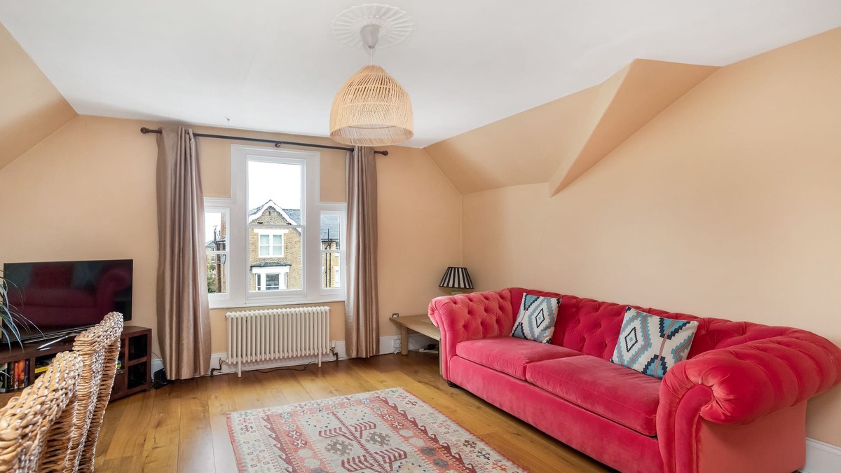 South Richmond Apartment | Lovely 2BR, Richmond Hill & Parking