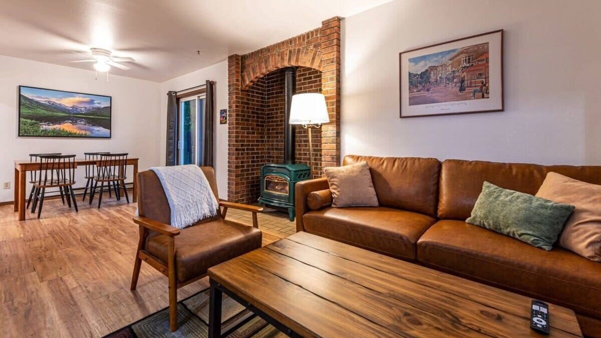 Lafayette House | Lovely 2BR in Perfect Location ~ Steps to Old Town
