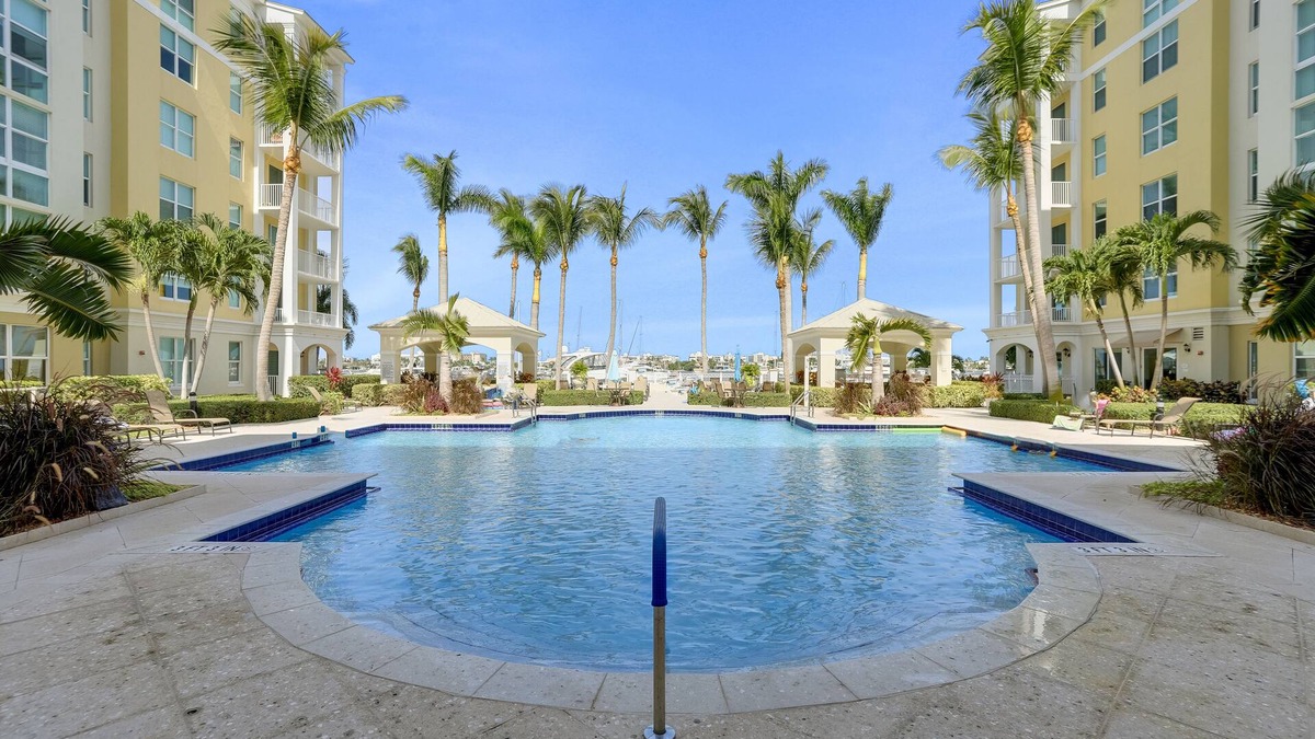 Lantana Condo | Lovely 2Br. Penthouse - resort style!